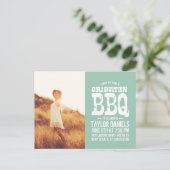 卒業素朴BBQ招待状 |編集可能な色 インビテーションポストカード (スタンド正面)