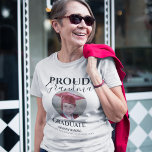 卒業誇りを持ったの祖母 |写真Tシャツ Tシャツ<br><div class="desc">誇りを持った卒業モダンTシャツおばあちゃん読は「卒業生のおばあちゃん誇りを持った、名前、幼稚園/学校/大学とクラスのクラス」の写真とテンプレート文字を搭載。彼らは簡単に編集され、言うことができるカスタマイズと、母親、パパ、叔母、叔父、おじいちゃん、姉、兄と他のすべてのフォントのスタイル、サイズと色は簡単にカスタマイズ後の更なるリンクで変更することができる。</div>