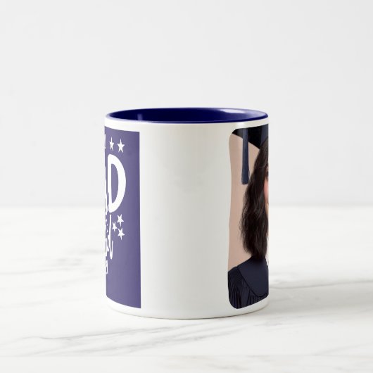 卒業誇りを持ったパパ年と写カスタム真 ツートーンマグカップ (中央)