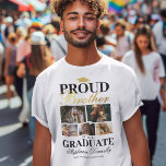 卒業誇りを持ったTシャツの弟 Tシャツ<br><div class="desc">特別にデザインされたホワイト&金ゴールド卒業式Tシャツで、兄弟姉妹の卒業生としてプライドと喜びを披露。クラシックの卒業生のモータルボードデザインと5枚の個人的な写真とはっきりした誇りを持った、「卒業生の弟」と言う文と兄弟姉妹の名前、勉強の場所と学年を記入したテーラーメイド作品は、プライドと業績の決定的な声明を作る。</div>