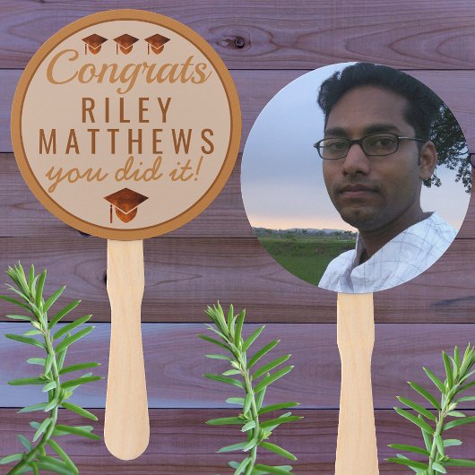 卒業銅のカッコいいおめでとう写真の組み立て ハンドファン