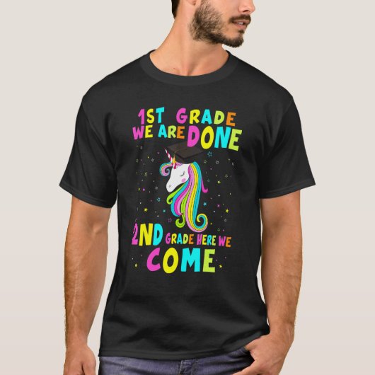 卒業1年生の魔法のユニコーン Tシャツ (正面)