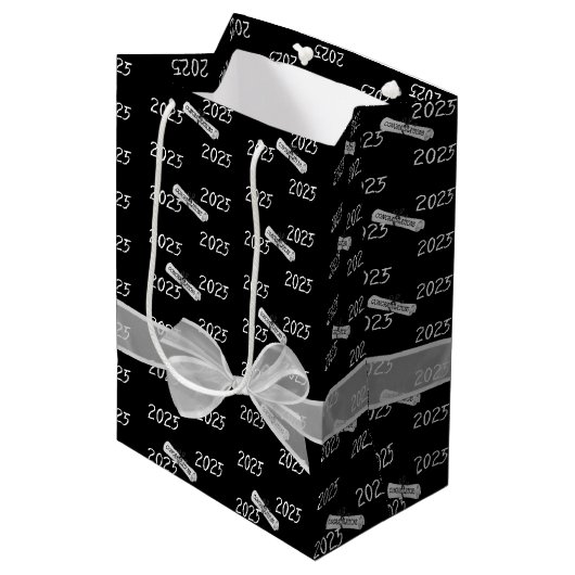 卒業2025弓でお祝い ミディアムペーパーバッグ (正面アングル)