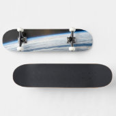 南のインディアン海の曇り。 スケートボード (横)