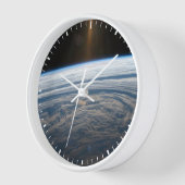 南のインディアン海の曇り。 壁時計 (傾斜)