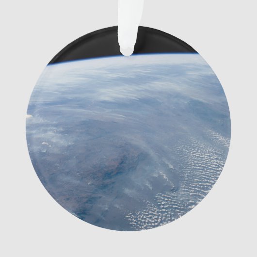 南アフリカ熱帯地方で煙が立ち昇る。 オーナメント (正面)