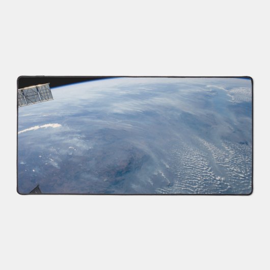 南アフリカ熱帯地方で煙が立ち昇る。 デスクマット (正面)