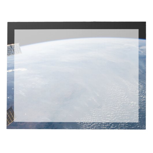 南アフリカ熱帯地方で煙が立ち昇る。 ノートパッド (正面)