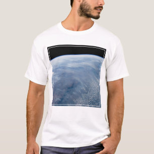 南アフリカ熱帯地方で煙が立ち昇る。 Tシャツ