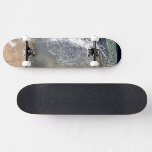 南アメリカに向かう塵 スケートボード (横)