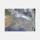 南アメリカに向かう塵 フリースブランケット (正面(横))