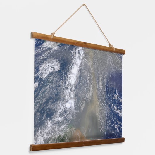 南アメリカに向かう塵 吊り下げ型タペストリー (傾斜あり)