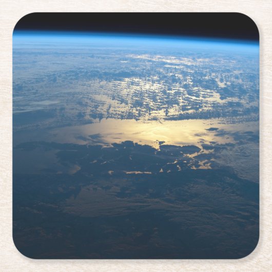 南チリのラグーナサンラファエル国立公園。 スクエアペーパーコースター (正面)