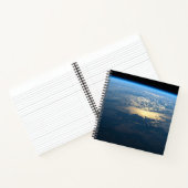 南チリのラグーナサンラファエル国立公園。 ノートブック (内部)