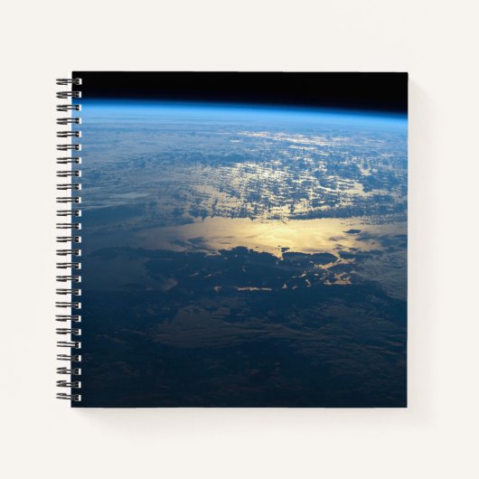 南チリのラグーナサンラファエル国立公園。 ノートブック (正面)