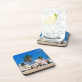 南ビーチマイアミのアールデコ地区 コースター (右側)