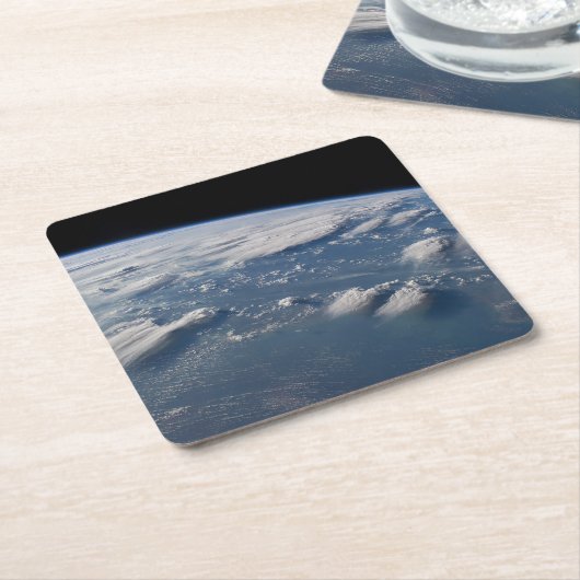 南ボルネオに地球の雷頭状雲。 スクエアペーパーコースター (アングル)