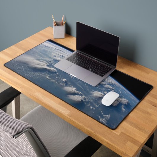 南ボルネオに地球の雷頭状雲。 デスクマット (オフィス2)