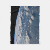 南ボルネオに地球の雷頭状雲。 フリースブランケット (正面)