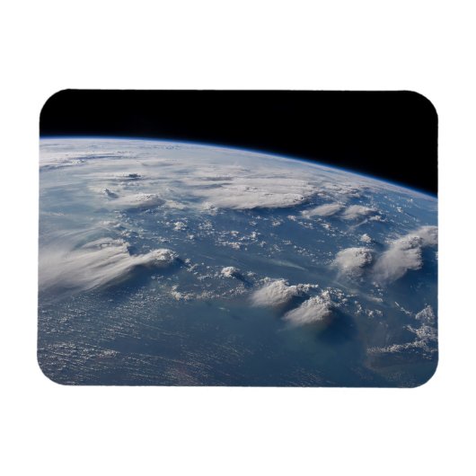 南ボルネオに地球の雷頭状雲。 マグネット (横)