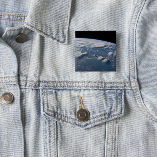 南ボルネオに地球の雷頭状雲。 缶バッジ (インサイチュ)