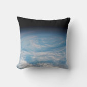 南太平洋上空の円形の雲の形成海。 クッション (正面)