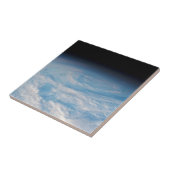 南太平洋上空の円形の雲の形成海。 タイル (側面)