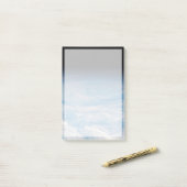 南太平洋上空の円形の雲の形成海。 ポストイット (デスク上)