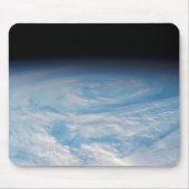 南太平洋上空の円形の雲の形成海。 マウスパッド (正面)
