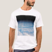 南太平洋上空の円形の雲の形成海。 Tシャツ (正面)