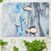 南極の氷の中の可愛いペンギン キッチンタオル (折り畳み)