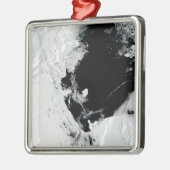 南極大陸のロス海のB-15J氷山 メタルオーナメント (左)