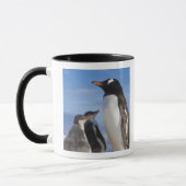 南極大陸、ネココーブ(港)。ジェンツーペンギン2 マグカップ (左)