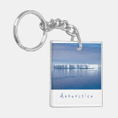 南極氷山の風景の白い文字 キーホルダー (正面左)