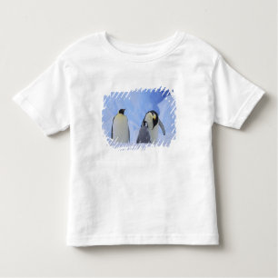 南極。コウテイペンギンと雛 トドラーTシャツ