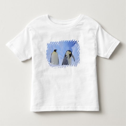 南極。コウテイペンギンと雛 トドラーTシャツ (正面)
