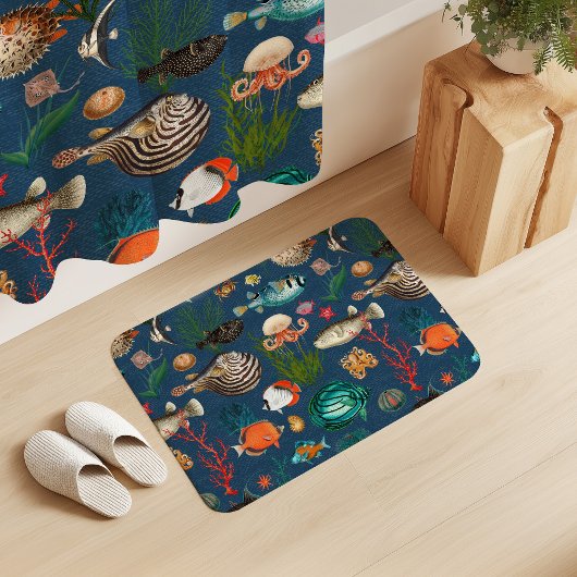 南洋の鮮やかな魚たち マリンブルーの背景に バスマット