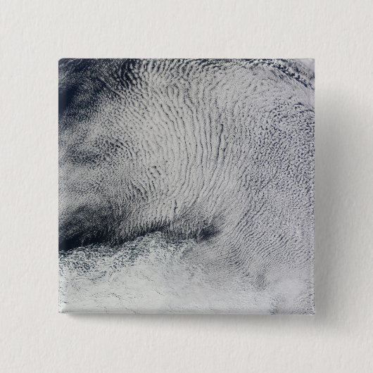 南海の雲のパターンと海氷 缶バッジ (正面)