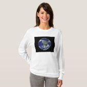 南米を中心とした完全に照らされた地球 Tシャツ (正面フル)