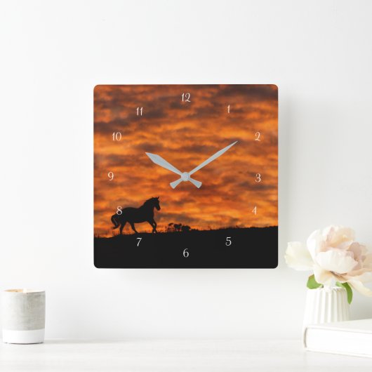 南西の夕焼けの美しい走り馬 スクエア壁時計 (ホーム)