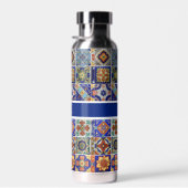 南西タイルデザインの個人用名カラフル ウォーターボトル (右面)
