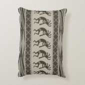 南西デザイントバル踊りココペリ アクセントクッション (裏面(縦))