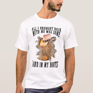 南西ヒョウのカウボーイブーツハットサンド Tシャツ