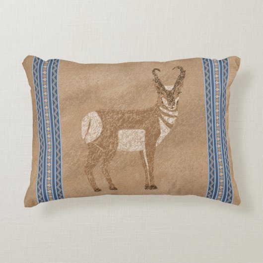 南西プロンコーンスタンディングアンテロープブルー縁ど アクセントクッション (正面)