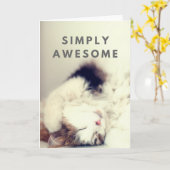 "単に素晴らしい"よくはしゃぐな猫のブランクの挨拶状 カード (黄色い花)