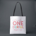 単に素晴らしい トートバッグ<br><div class="desc">単なるonederful。このパーソナル化可能な最初の誕生日デザインでスタイルを使用して、あなたの小さな人を特別な日にマーク。コレクションの一部。</div>