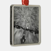 単一トラックのバフのセクションをクルージング メタルオーナメント (右)