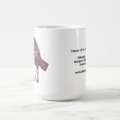 単独の鳥の岩石彫刻、単独のイメージ4のマグ コーヒーマグカップ (中央)