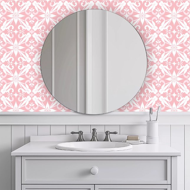 単色の幾何学的ピンク 壁紙 (Monochromatic Geometric Pink Wallpaper in a bathroom.)