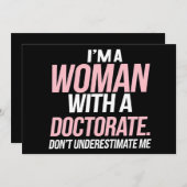 博士号を取得した女性です。ユーモアあふれるPhD卒業 招待状 (正面/裏面)
